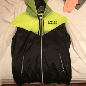 Thin/sheer windbreaker